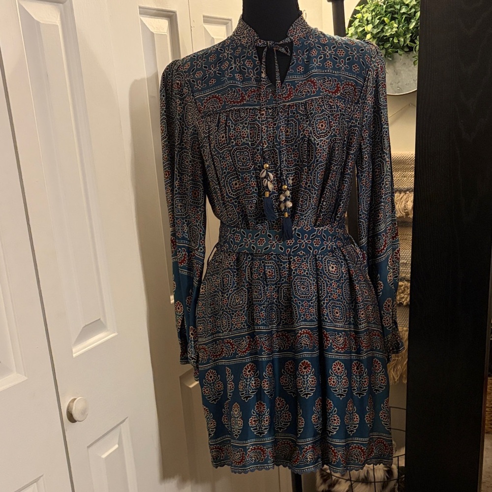 Sal Rosa Chic Long Sleeve Patterned Dress in Indigo Blue